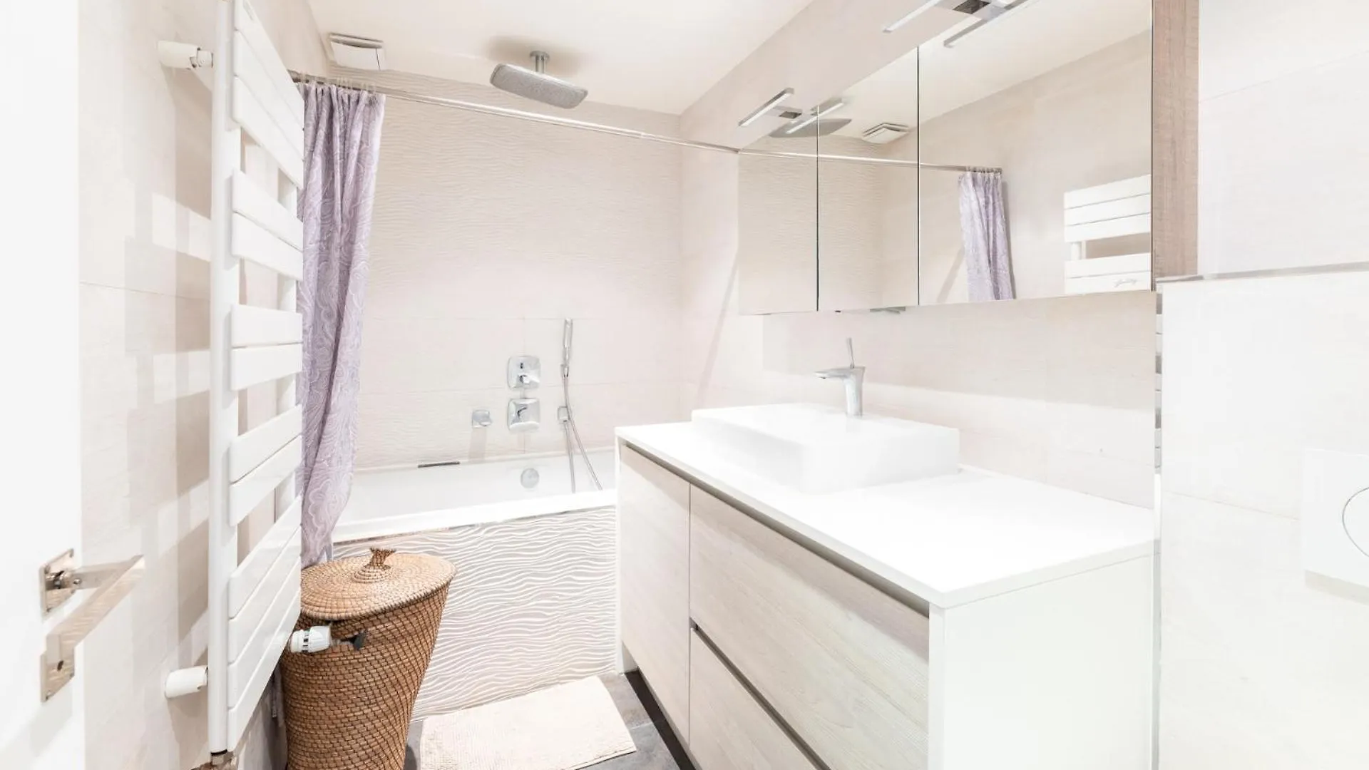 Paris Passy Spacieux 2 Chambres Balcon